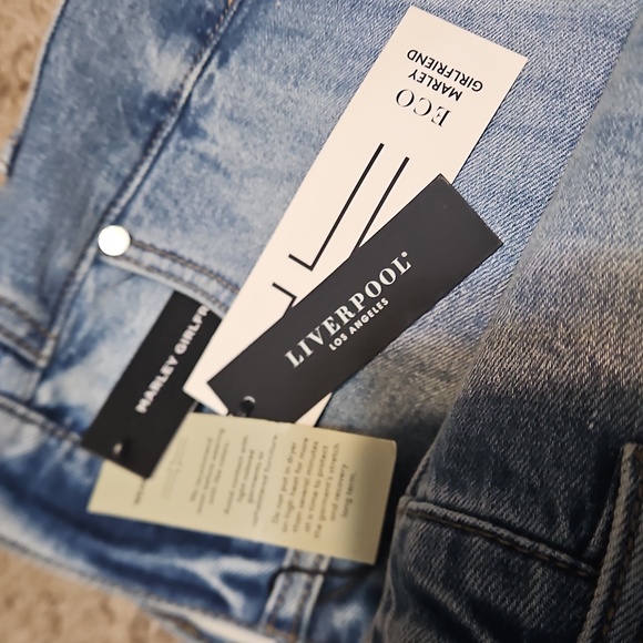 NWT Liverpool Marley Girlfriend Cuffed Low-Rise Distressed Jeans - Picture 14 of 15